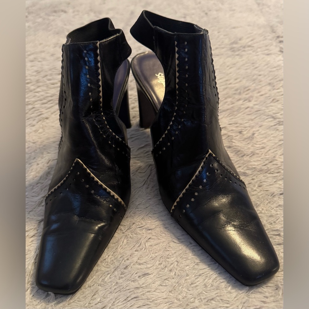 Stefani Collection Western Inspired Black & Cream Closed Toe Elastic Ankle Strap - Picture 2 of 11